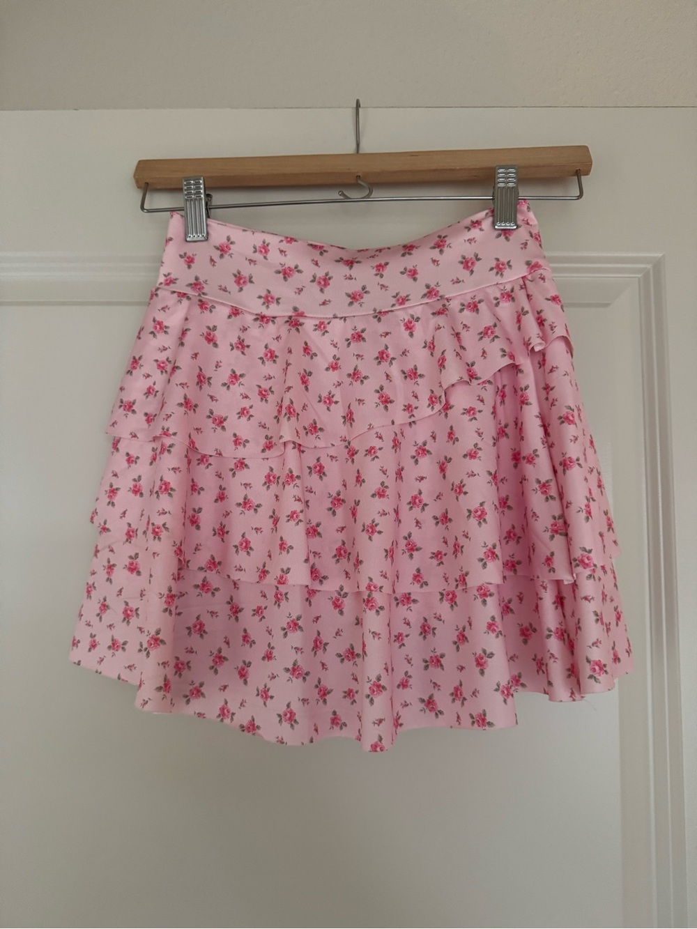 Altar'd State Pink Floral Tiered Ruffle Skort - Picture 3 of 3